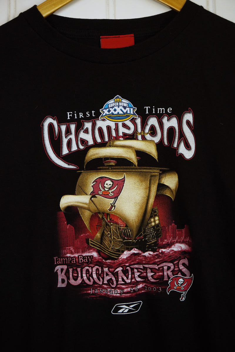 Vintage Sports - Buccaneers Tee - Small