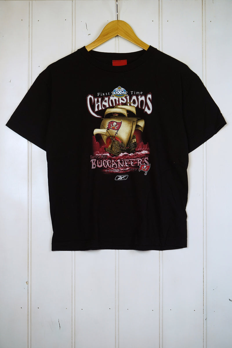 Vintage Sports - Buccaneers Tee - Small