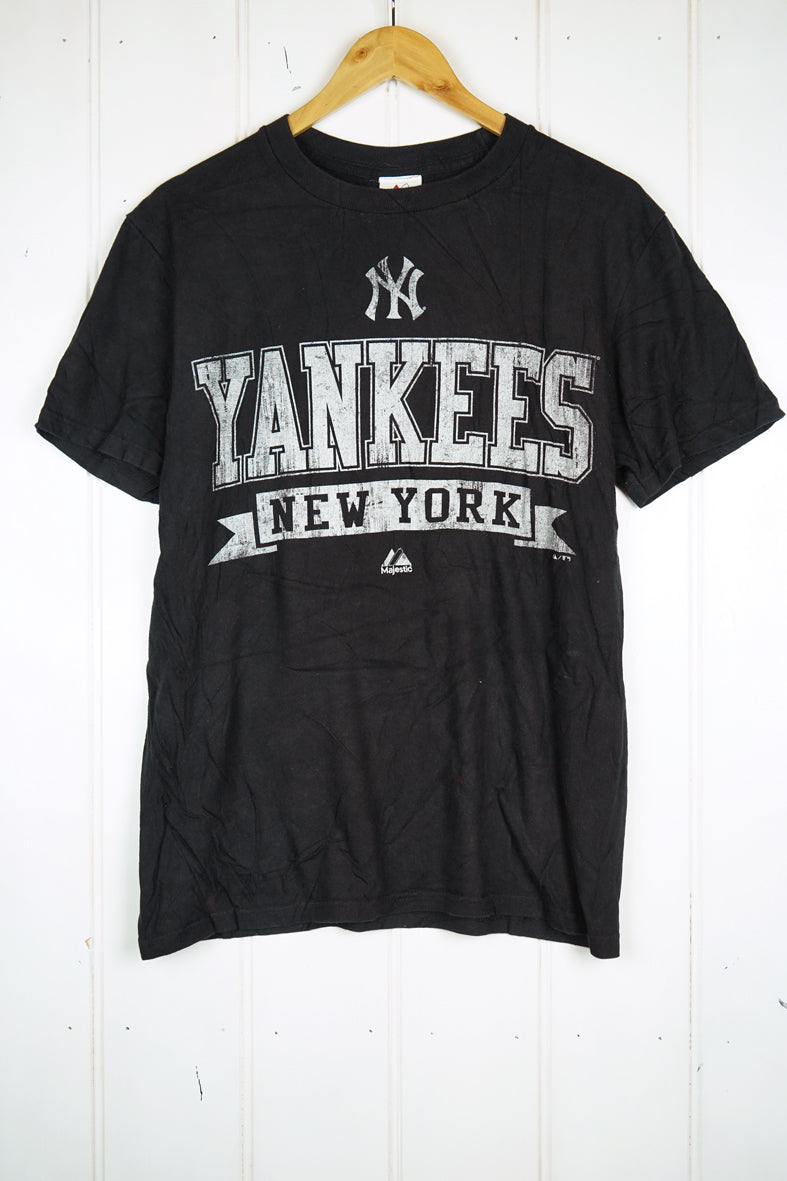 Preloved Sports - Yankees Black Tee - Medium