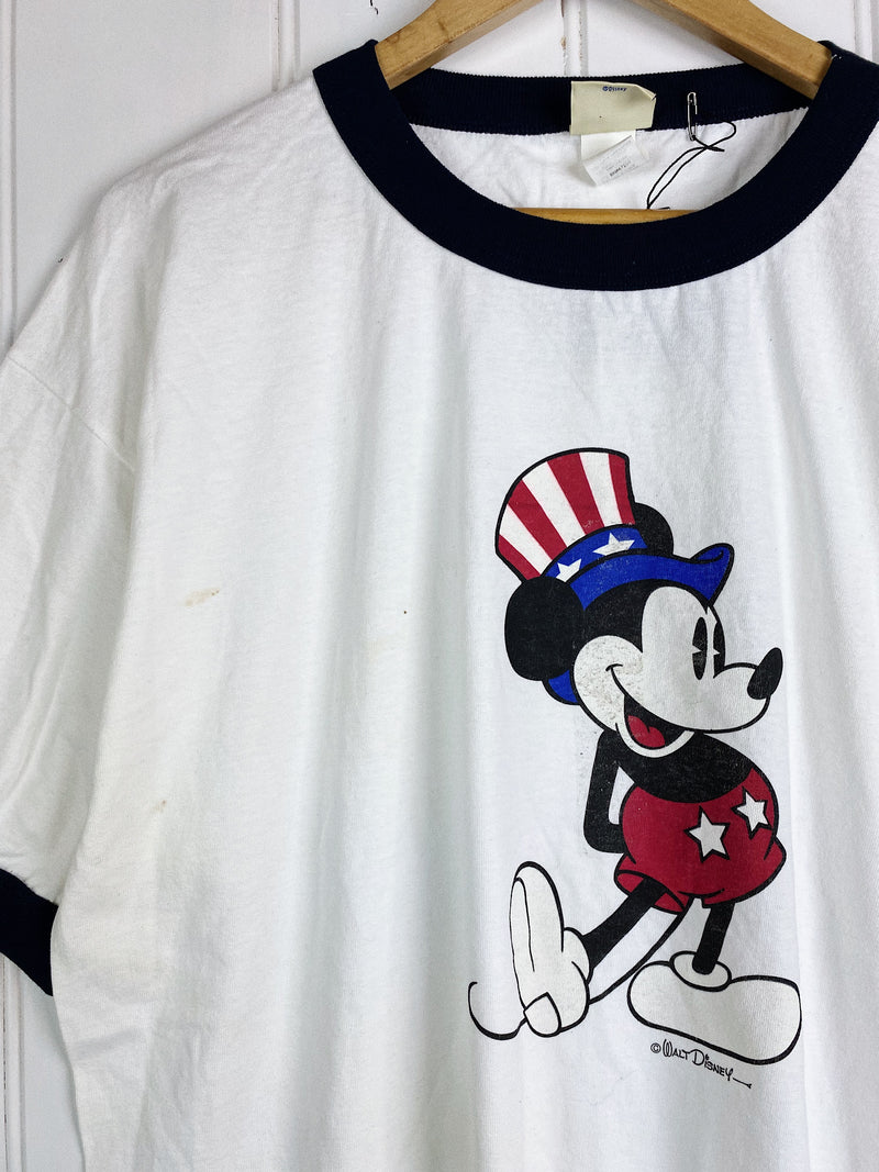 Vintage Disney -  "Walt Disney" tee - XLarge